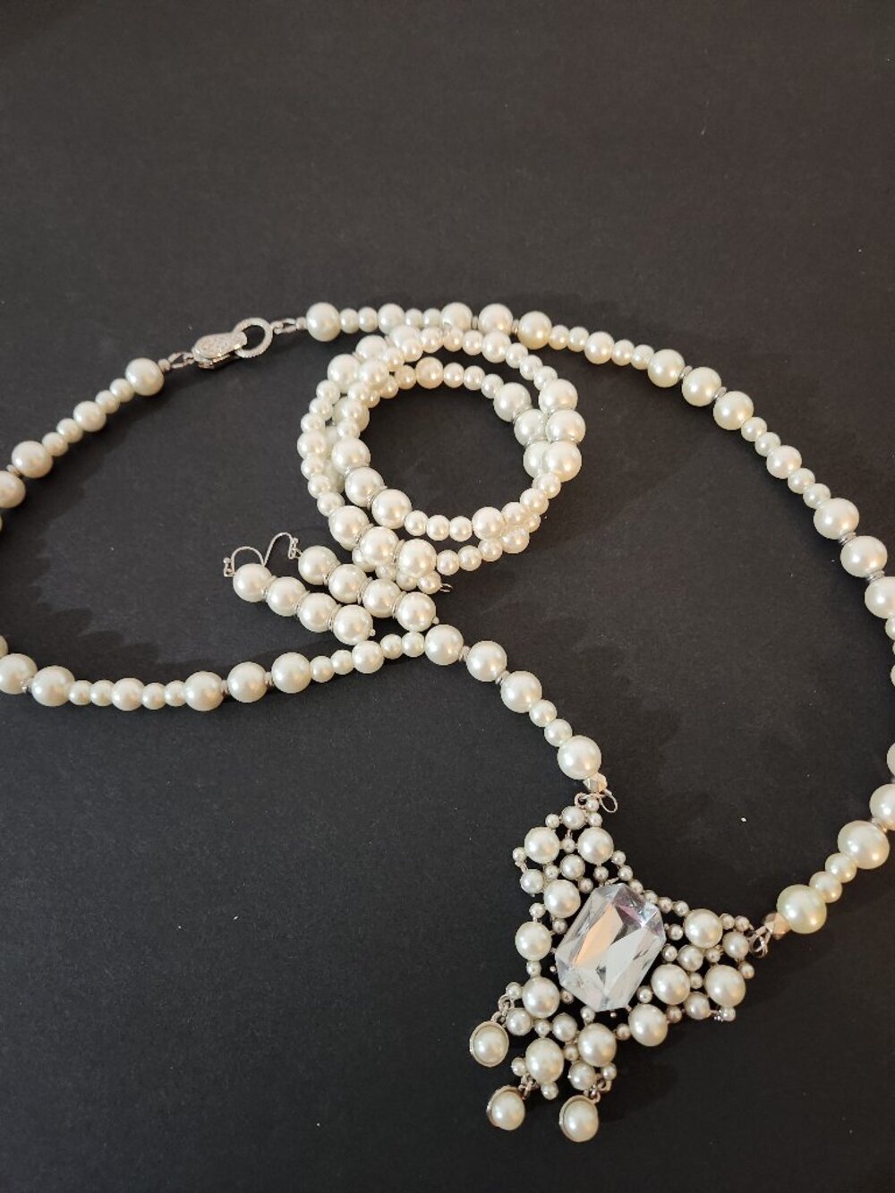 Hand Crafted White 3-Piece Pearl Jewelry Set with Pendant and Silvertone Accents